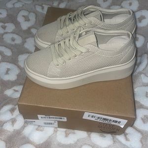 Steve Madden Savage Sneakers 5.5